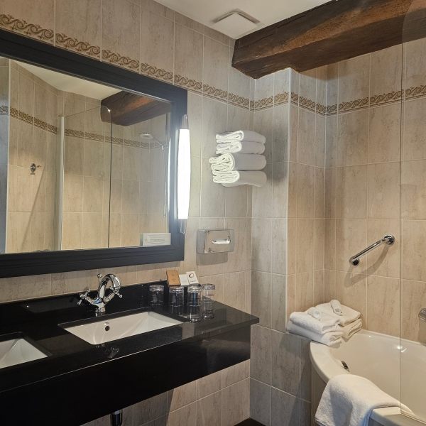 Chambre familiale mansardée